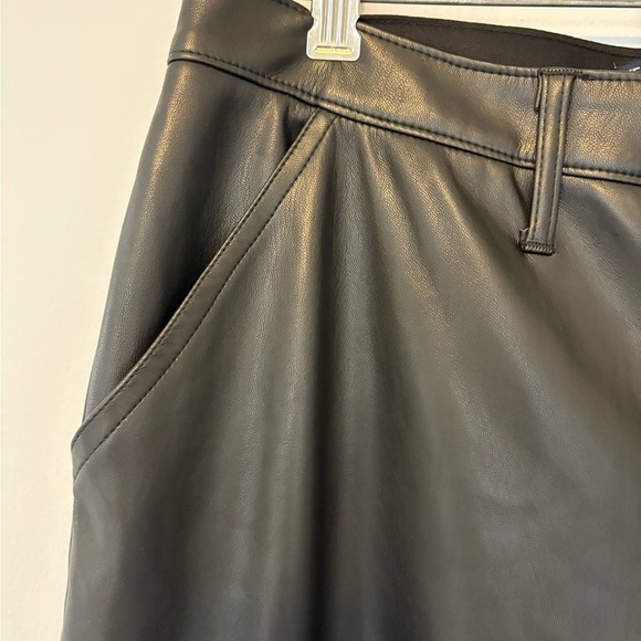 Hollister Ultra High Rise Black Faux Leather Straight Leg Pants Size 32 - Picture 2 of 7
